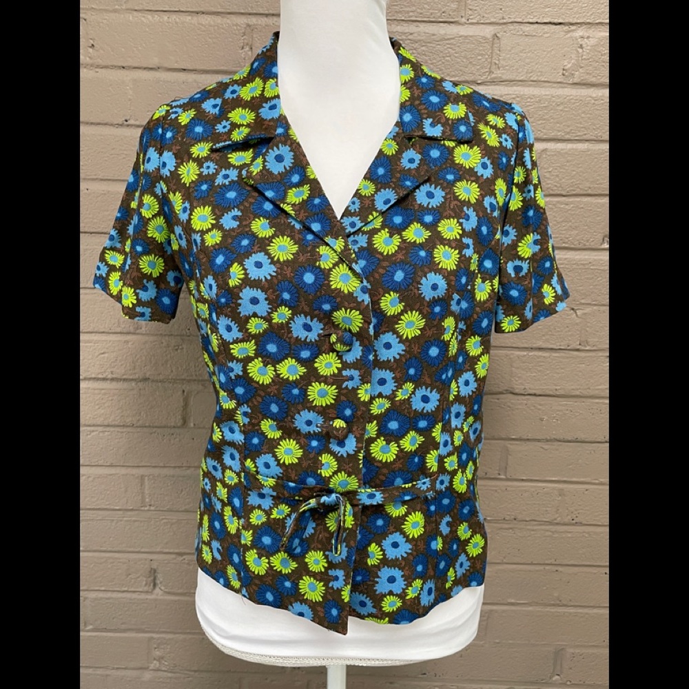 Vintage 70’s  Floral print Short sleeve jacket